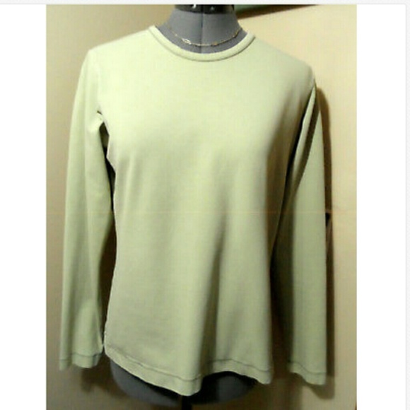 Patagonia Tops - PATAGONIA Base Layer T-shirt M Lt. Green long slv